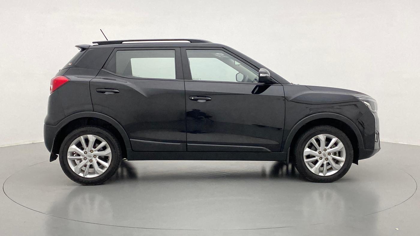 2021 Mahindra XUV300 W8 DIESEL MT, Diesel, Manual, 9,263 km, Right Side View