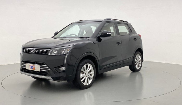 2021 Mahindra XUV300 W8 DIESEL MT, Diesel, Manual, 9,263 km, Left Front Diagonal
