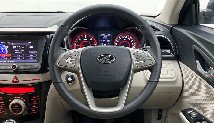 2021 Mahindra XUV300 W8 DIESEL MT, Diesel, Manual, 9,263 km, Steering Wheel Close Up