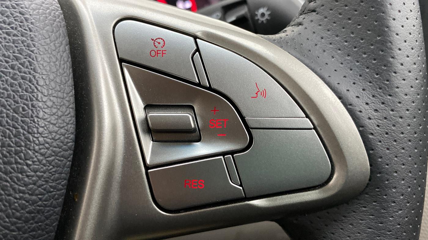 2021 Mahindra XUV300 W8 DIESEL MT, Diesel, Manual, 9,263 km, Adaptive Cruise Control