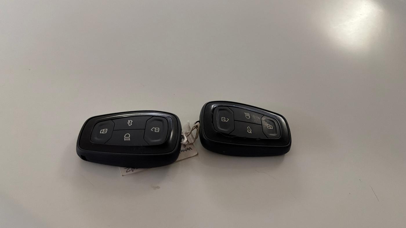 2022 Tata PUNCH CREATIVE  AMT, Petrol, Automatic, 37,616 km, Key Close Up