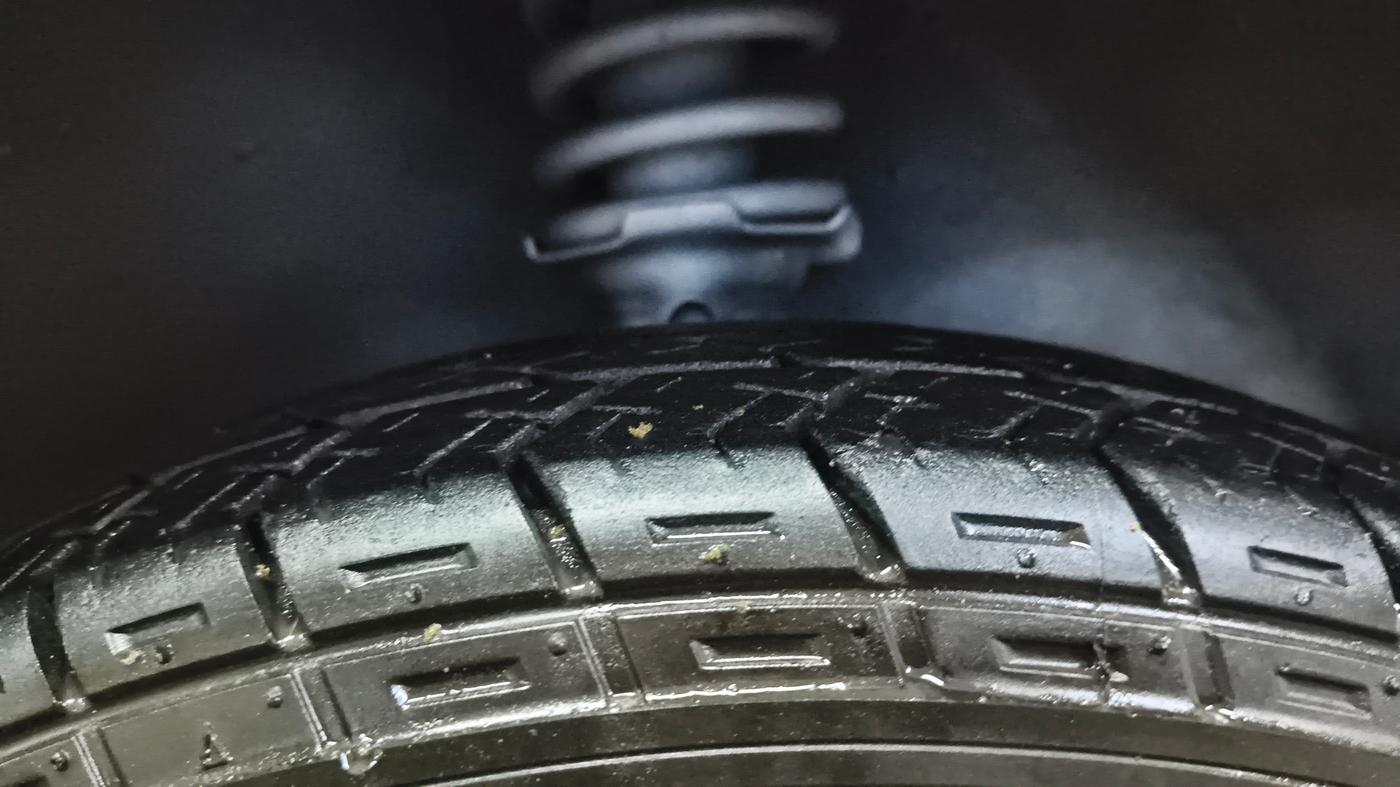 2016 Maruti Eeco 5 STR WITH A/C+HTR, Petrol, Manual, 45,085 km, Right Front Tyre Tread