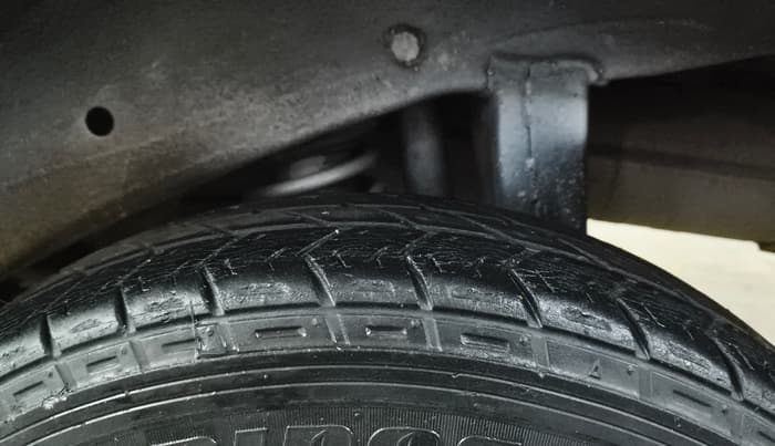 2016 Maruti Eeco 5 STR WITH A/C+HTR, Petrol, Manual, 45,085 km, Left Rear Tyre Tread