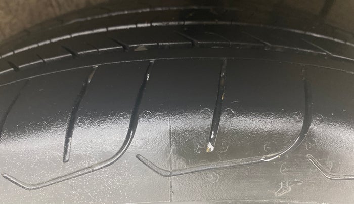 2023 KIA CARENS PREMIUM 1.5 DIESEL IMT 7 STR, Diesel, Manual, 74,201 km, Left Rear Tyre Tread