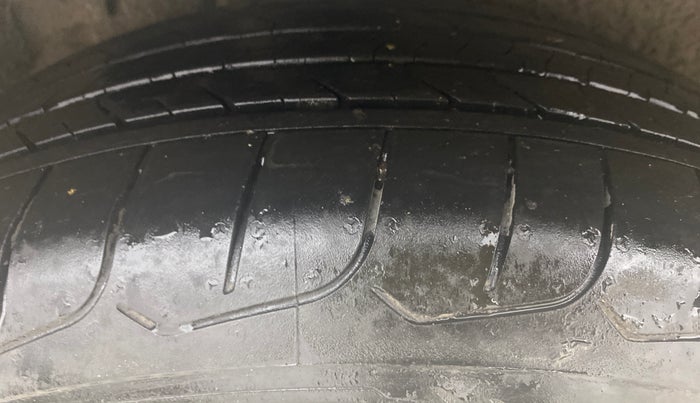 2023 KIA CARENS PREMIUM 1.5 DIESEL IMT 7 STR, Diesel, Manual, 74,201 km, Right Rear Tyre Tread