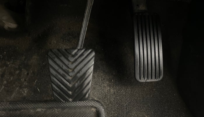 2023 KIA CARENS PREMIUM 1.5 DIESEL IMT 7 STR, Diesel, Manual, 74,201 km, Pedals