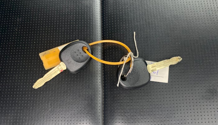 2023 KIA CARENS PREMIUM 1.5 DIESEL IMT 7 STR, Diesel, Manual, 74,201 km, Key Close Up