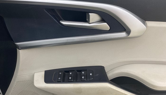 2023 KIA CARENS PREMIUM 1.5 DIESEL IMT 7 STR, Diesel, Manual, 74,201 km, Driver Side Door Panels Control