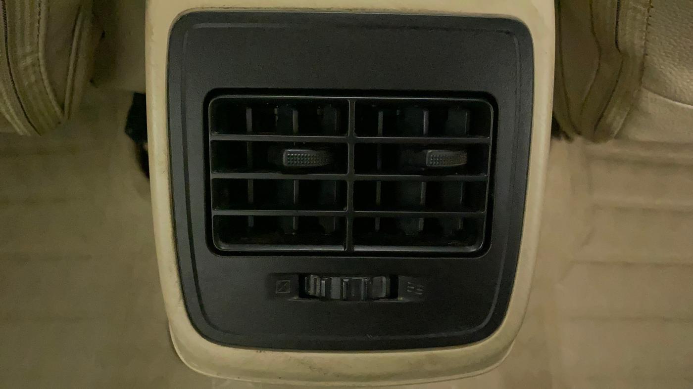 2017 Maruti Dzire ZXI, Petrol, Manual, 68,204 km, Rear AC Vents