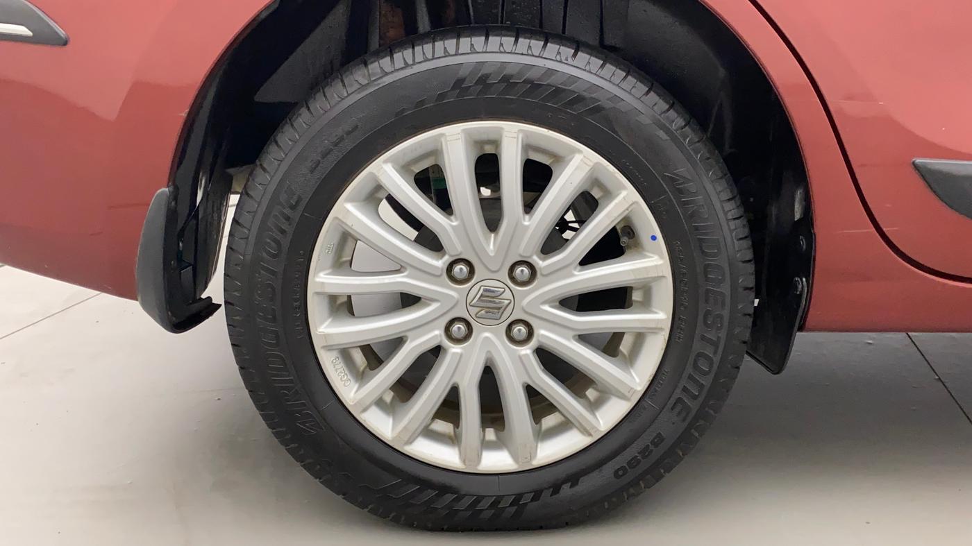2017 Maruti Dzire ZXI, Petrol, Manual, 68,204 km, Right Rear Wheel