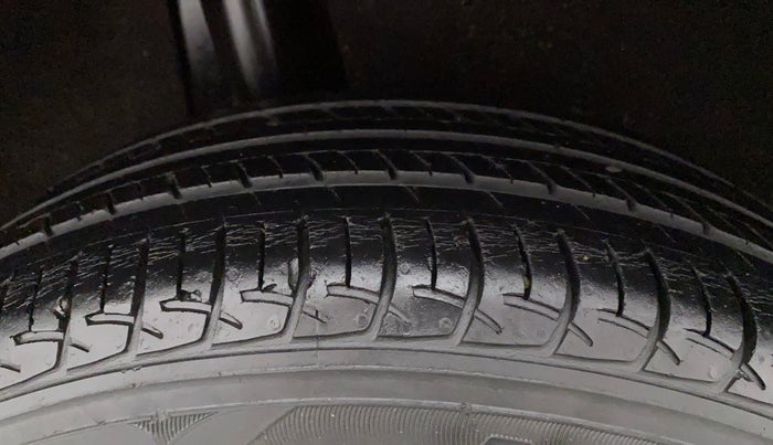 2018 Maruti Baleno DELTA CVT PETROL 1.2, Petrol, Automatic, 59,878 km, Right Rear Tyre Tread