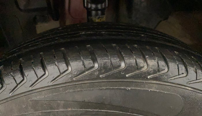 2018 Renault Kwid RXT 0.8 (O), Petrol, Manual, 76,151 km, Left Front Tyre Tread