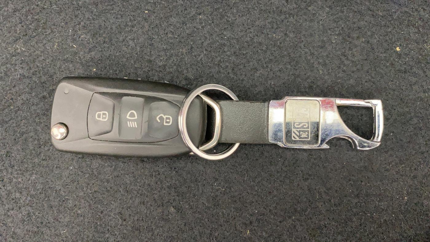 2020 Tata Tiago XZ PLUS DUAL TONE PETROL, Petrol, Manual, 16,162 km, Key Close Up