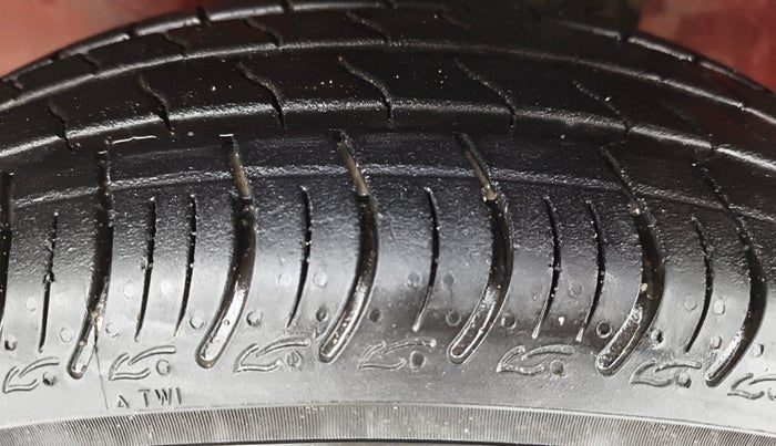 2017 Maruti Celerio VXI AMT, Petrol, Automatic, 41,606 km, Left Front Tyre Tread