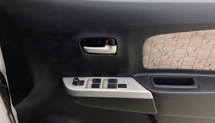 2016 Maruti Wagon R 1.0 VXI, CNG, Manual, 56,424 km, Driver Side Door Panels Control