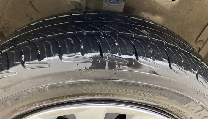 2016 Maruti Wagon R 1.0 VXI, CNG, Manual, 56,424 km, Right Front Tyre Tread