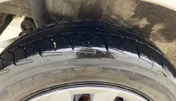 2016 Maruti Wagon R 1.0 VXI, CNG, Manual, 56,424 km, Right Rear Tyre Tread