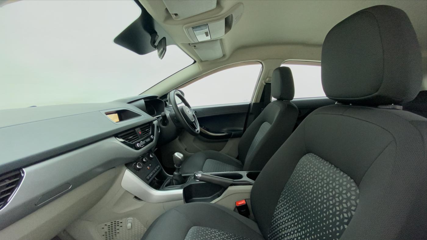 2018 Tata NEXON XM 1.2, Petrol, Manual, 25,291 km, Right Side Front Door Cabin