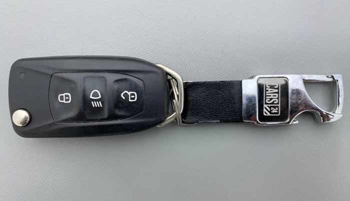 2018 Tata NEXON XM 1.2, Petrol, Manual, 25,291 km, Key Close Up