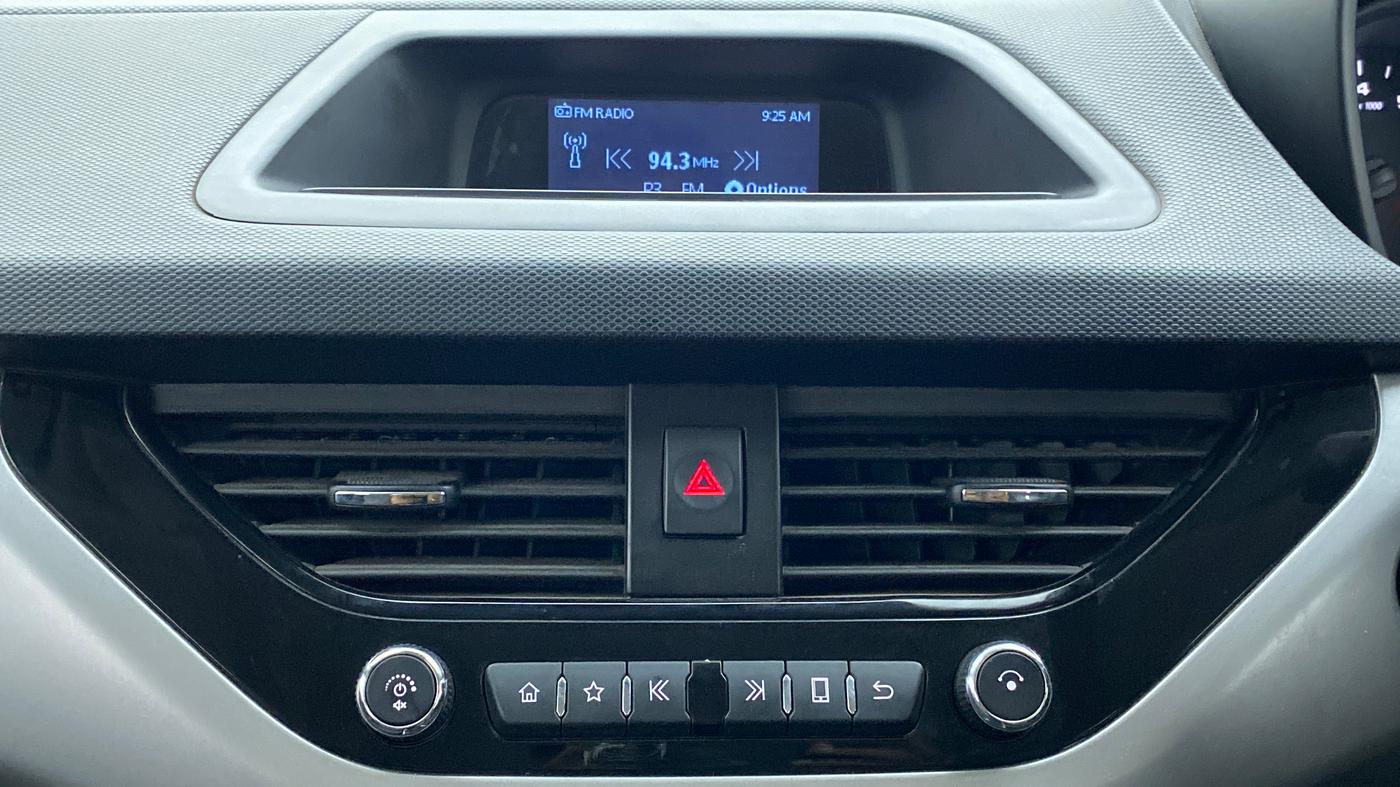2018 Tata NEXON XM 1.2, Petrol, Manual, 25,291 km, Infotainment System
