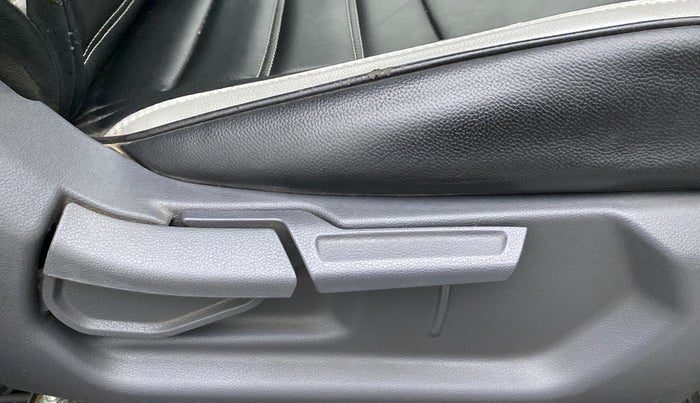 2020 Hyundai AURA S 1.2 CNG, CNG, Manual, 80,065 km, Driver Side Adjustment Panel