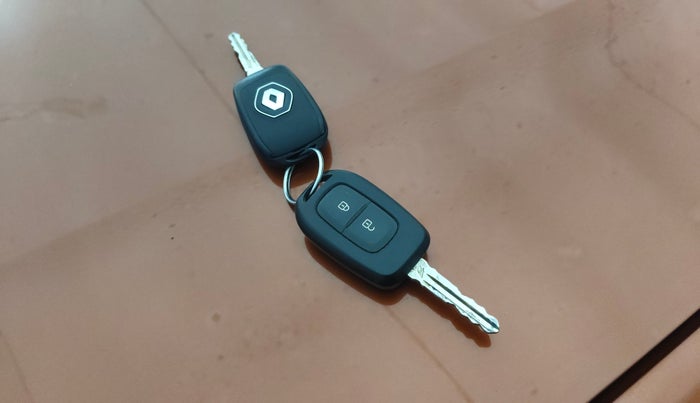 2019 Renault Duster RXS PETROL, Petrol, Manual, 20,401 km, Key Close Up