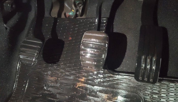 2019 Renault Duster RXS PETROL, Petrol, Manual, 20,401 km, Pedals