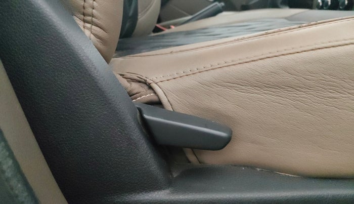 2019 Renault Duster RXS PETROL, Petrol, Manual, 20,401 km, Driver Side Adjustment Panel