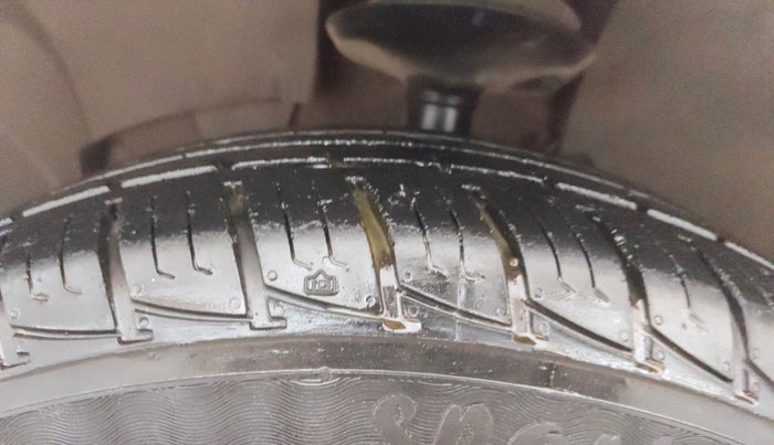 2019 Renault Duster RXS PETROL, Petrol, Manual, 20,401 km, Left Front Tyre Tread