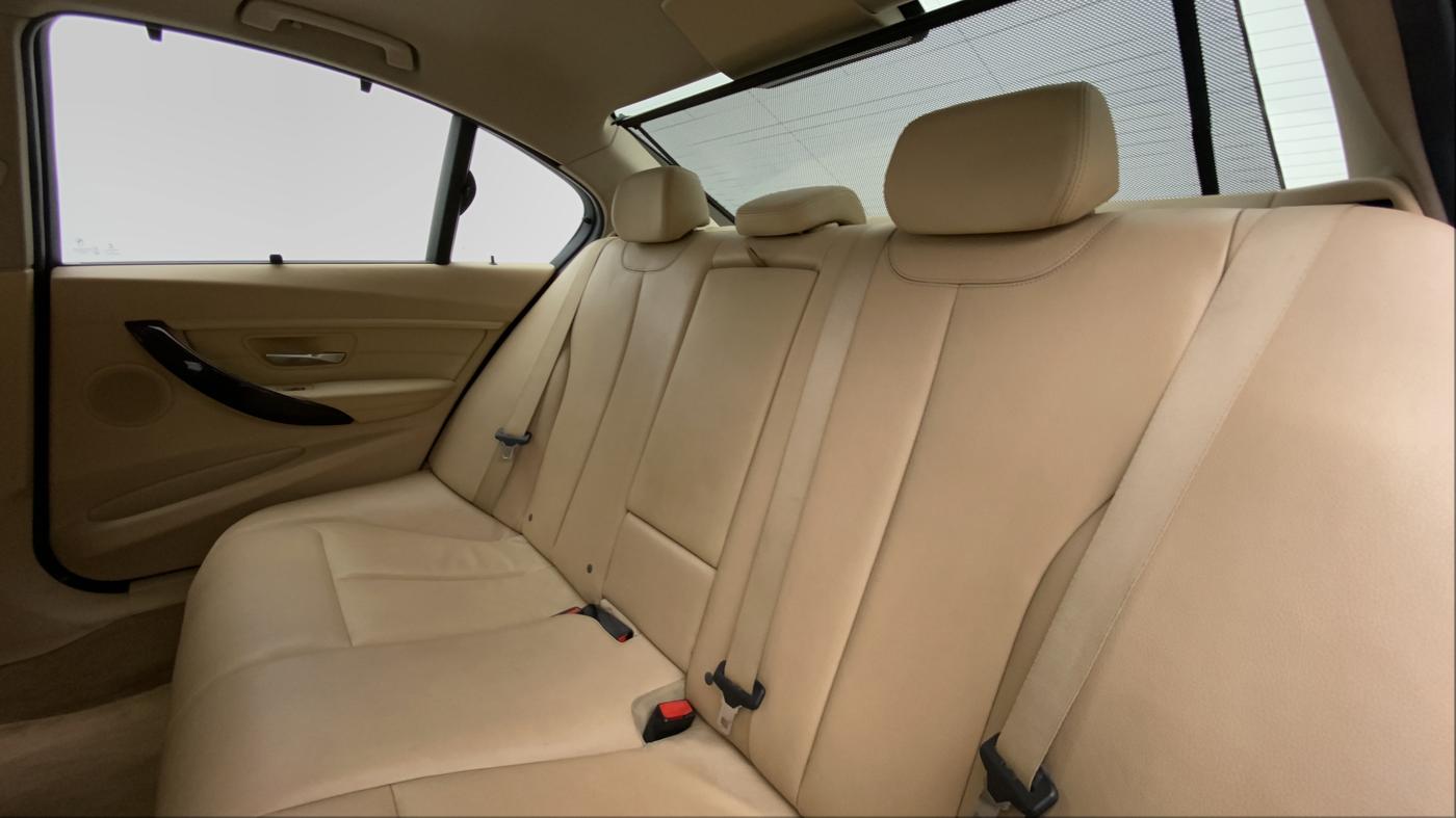 2015 BMW 3 Series 320D LUXURYLINE, Diesel, Automatic, 64,563 km, Right Side Door Cabin View