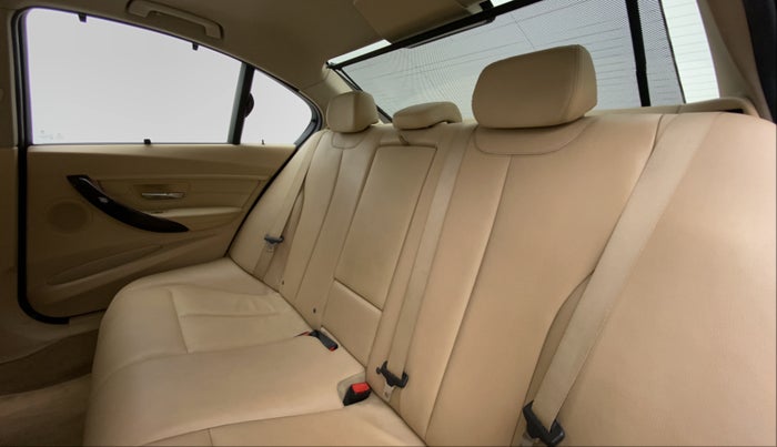 2015 BMW 3 Series 320D LUXURYLINE, Diesel, Automatic, 64,563 km, Right Side Door Cabin View