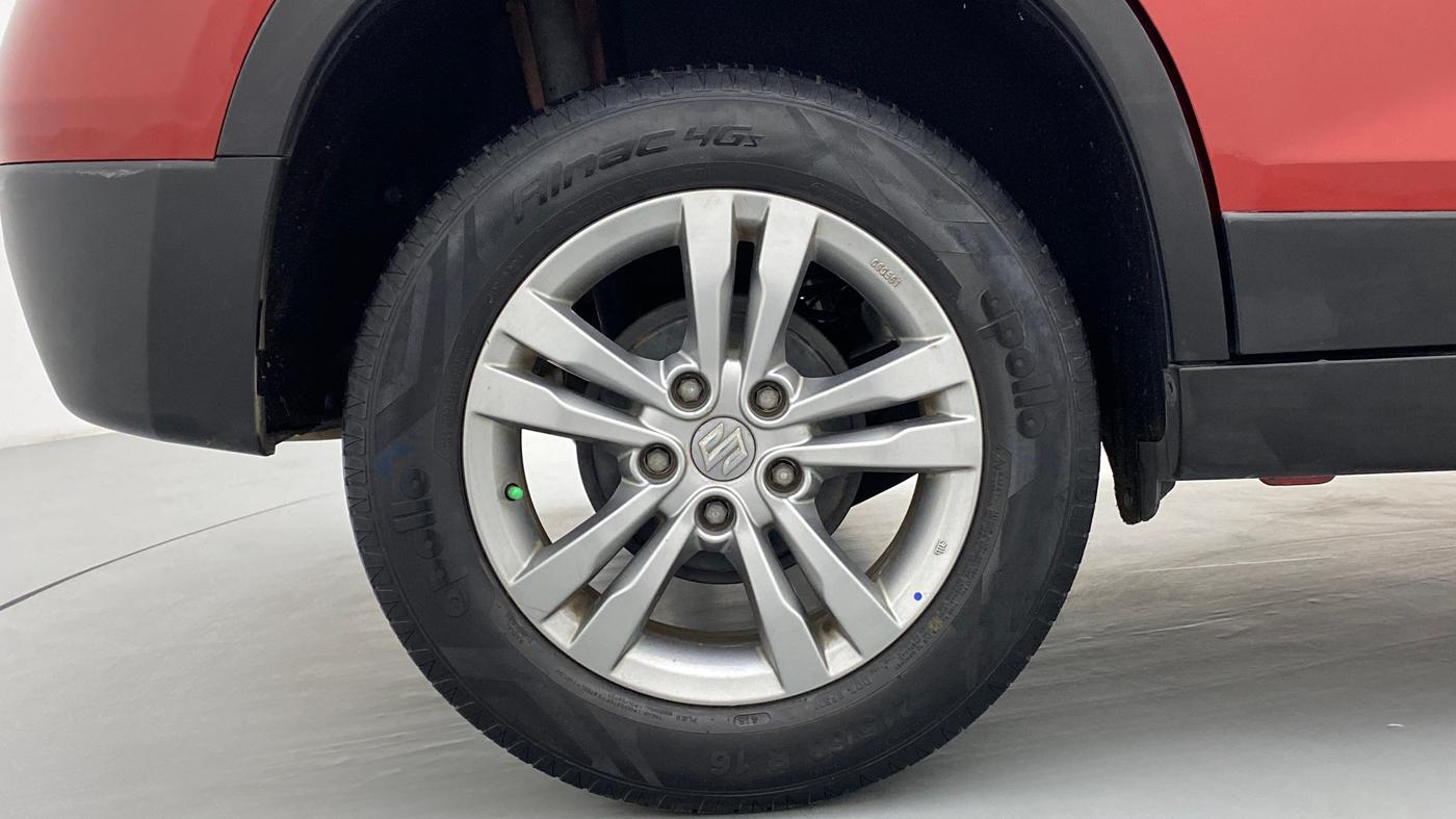 2016 Maruti Vitara Brezza ZDI PLUS DUAL TONE, Diesel, Manual, 41,549 km, Right Rear Wheel