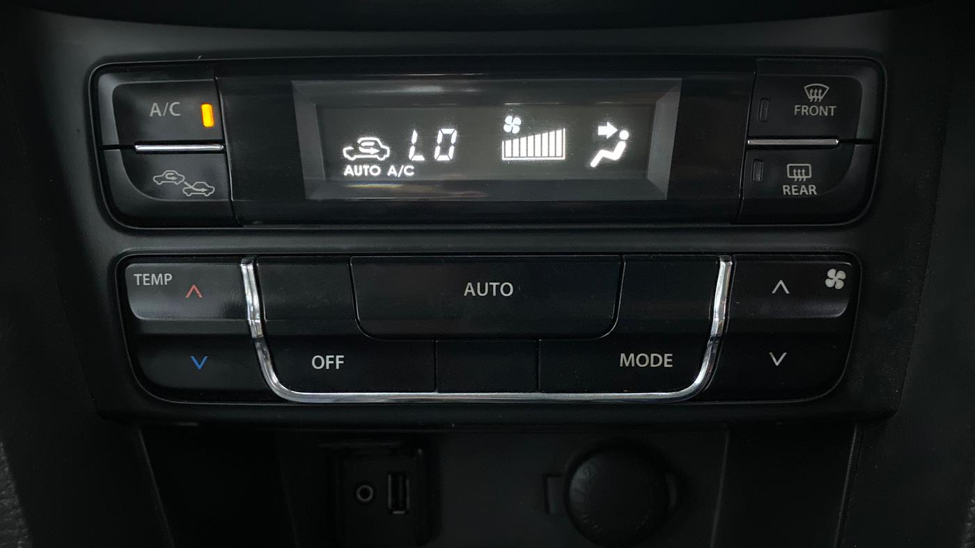 2016 Maruti Vitara Brezza ZDI PLUS DUAL TONE, Diesel, Manual, 41,549 km, Automatic Climate Control
