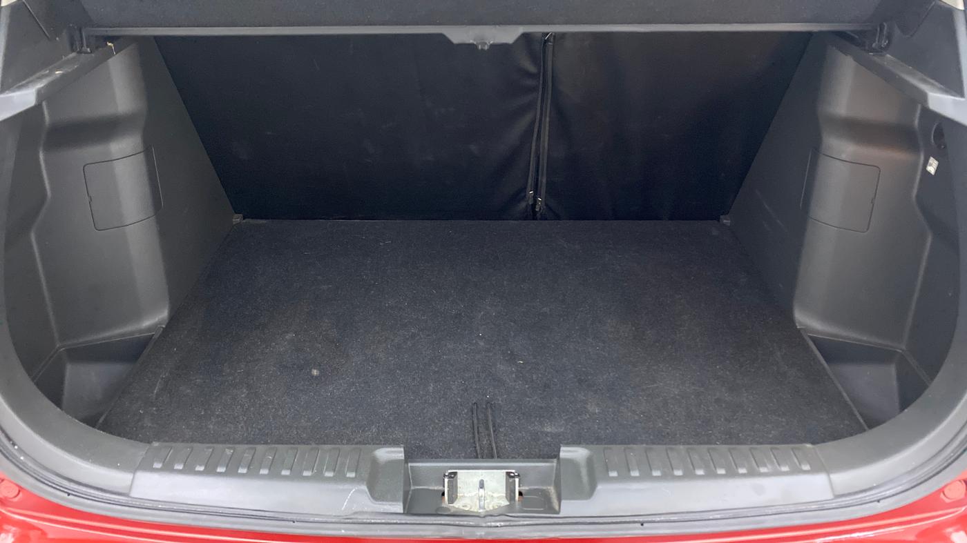 2016 Maruti Vitara Brezza ZDI PLUS DUAL TONE, Diesel, Manual, 41,549 km, Boot Inside