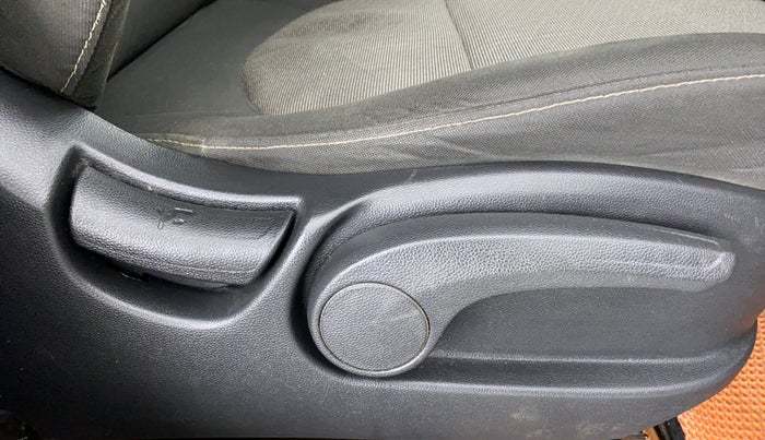 2018 Hyundai Creta 1.6 SX CRDI, Diesel, Manual, Driver Side Adjustment Panel