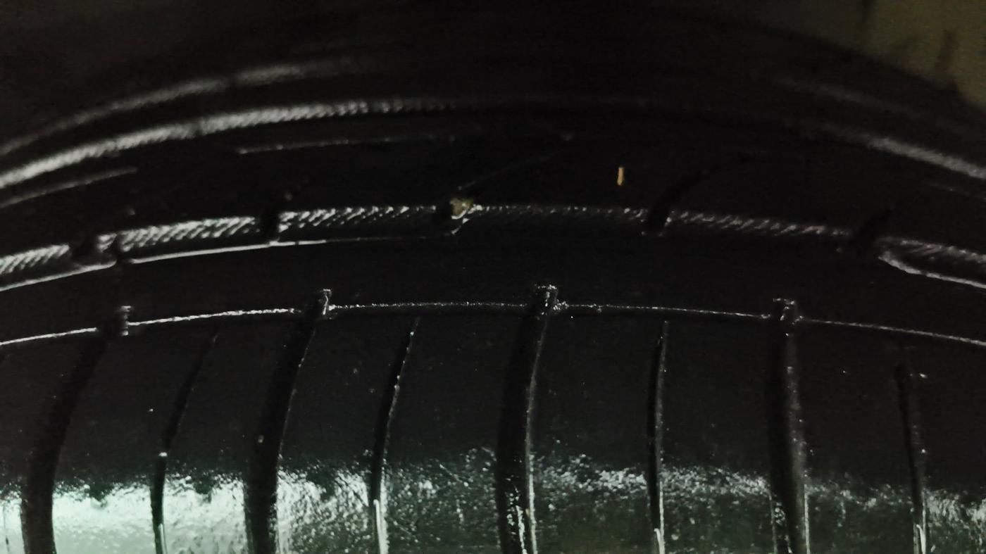 2019 Maruti Ciaz ALPHA 1.5 SHVS PETROL, Petrol, Manual, 87,994 km, Right Front Tyre Tread