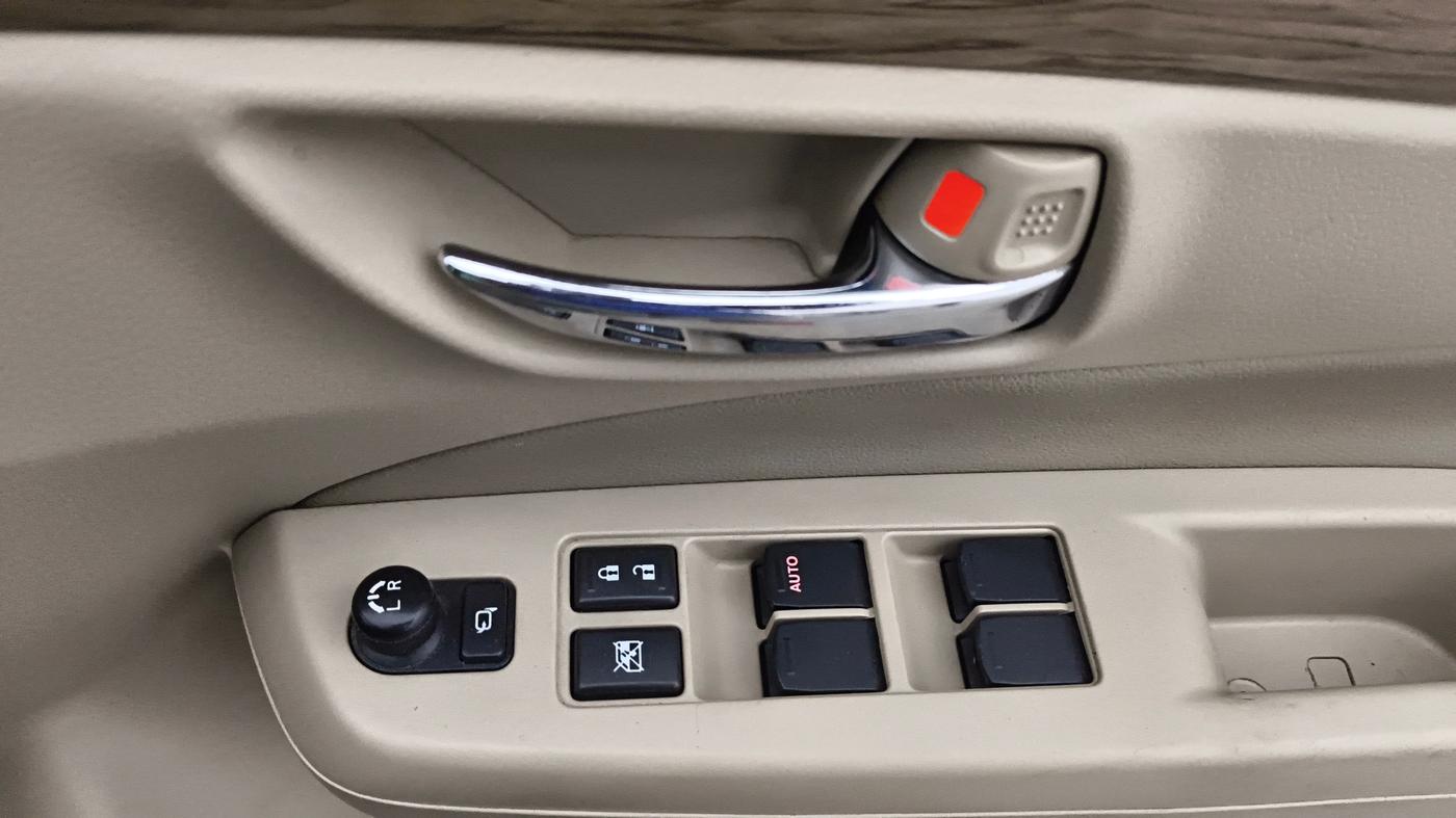 2019 Maruti Ciaz ALPHA 1.5 SHVS PETROL, Petrol, Manual, 87,994 km, Driver Side Door Panels Control