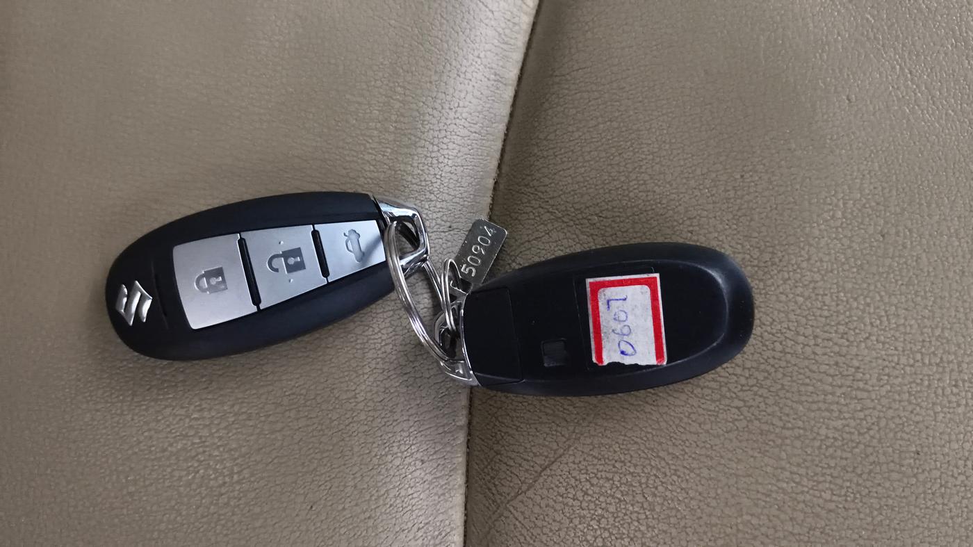 2019 Maruti Ciaz ALPHA 1.5 SHVS PETROL, Petrol, Manual, 87,994 km, Key Close Up