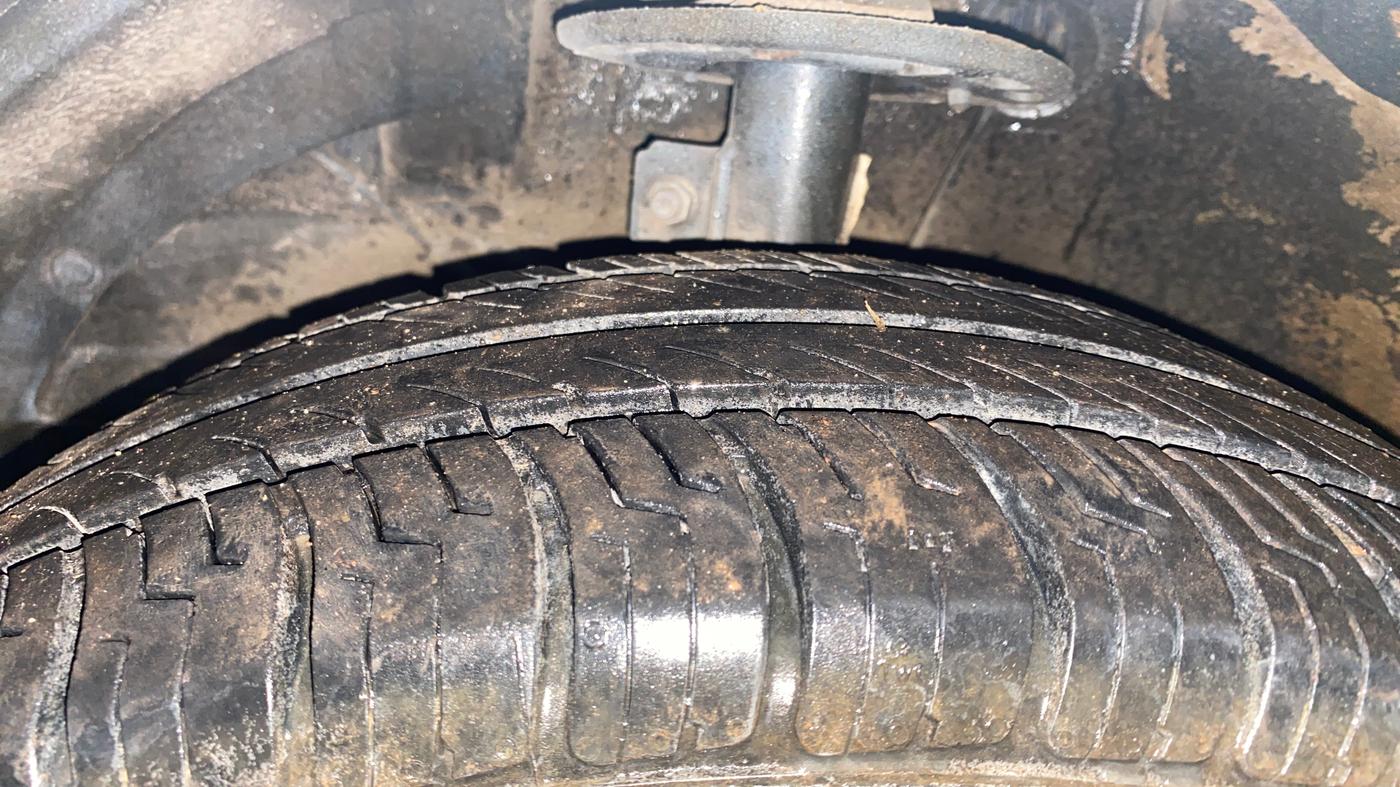 2020 Maruti Ertiga ZXI+ SHVS, Petrol, Manual, 1,28,059 km, Left Front Tyre Tread