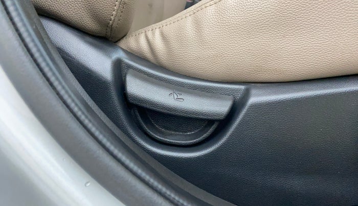 2015 Hyundai Xcent S 1.2, CNG, Manual, 69,310 km, Driver Side Adjustment Panel