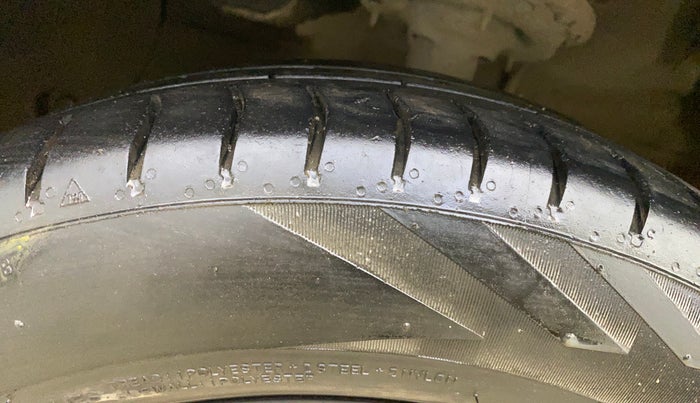 2015 Hyundai Xcent S 1.2, CNG, Manual, 69,310 km, Left Front Tyre Tread