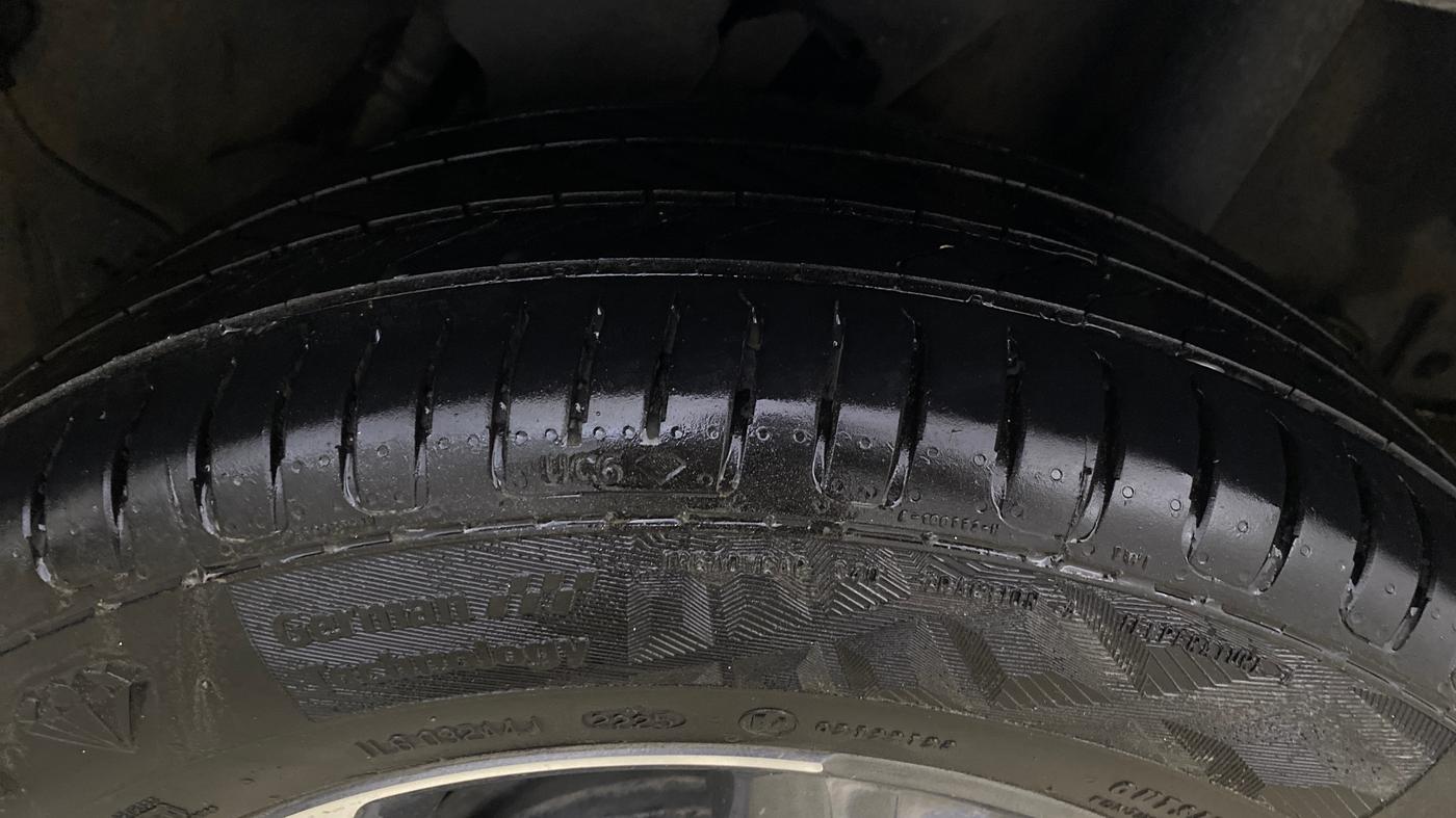 2021 Hyundai VENUE SX 1.5 CRDI, Diesel, Manual, 1,31,621 km, Left Rear Tyre Tread