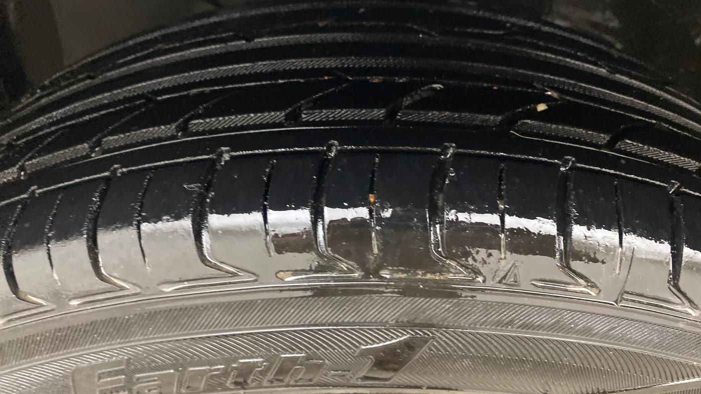 2018 Honda Amaze 1.5L I-DTEC V, Diesel, Manual, 1,00,618 km, Left Front Tyre Tread
