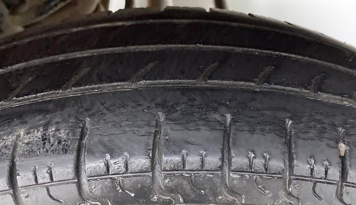2014 Maruti Alto 800 VXI, Petrol, Manual, 41,075 km, Left Rear Tyre Tread