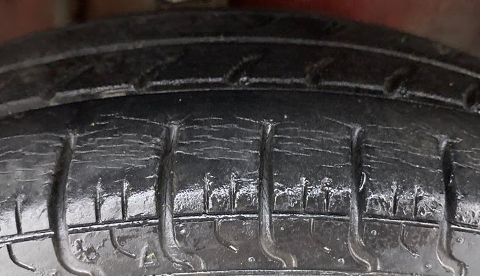2014 Maruti Alto 800 VXI, Petrol, Manual, 41,075 km, Right Front Tyre Tread