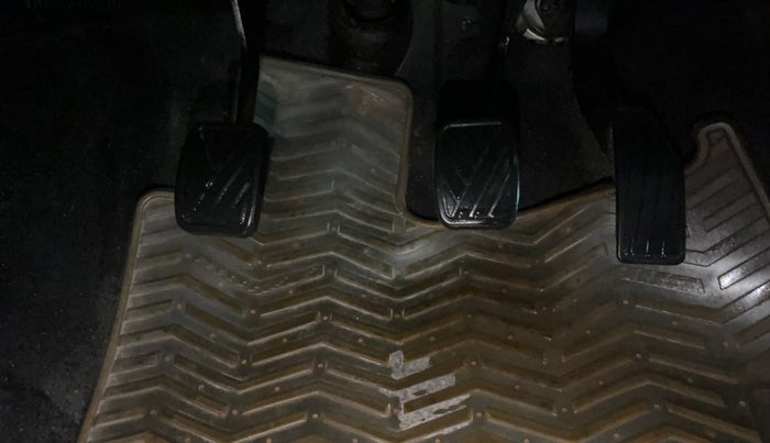 2018 Maruti IGNIS ZETA 1.2, Petrol, Manual, 90,037 km, Pedals