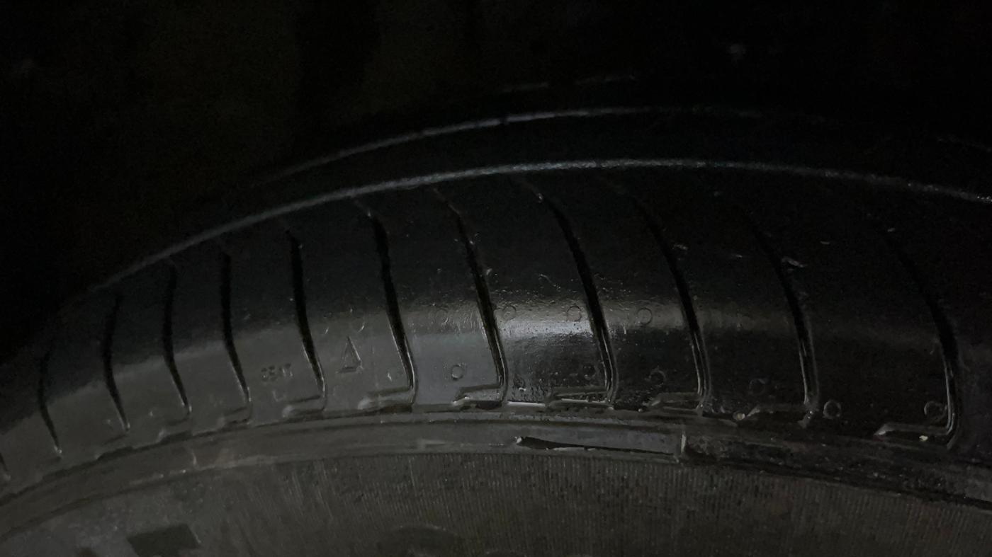 2018 Maruti IGNIS ZETA 1.2, Petrol, Manual, 90,054 km, Right Front Tyre Tread