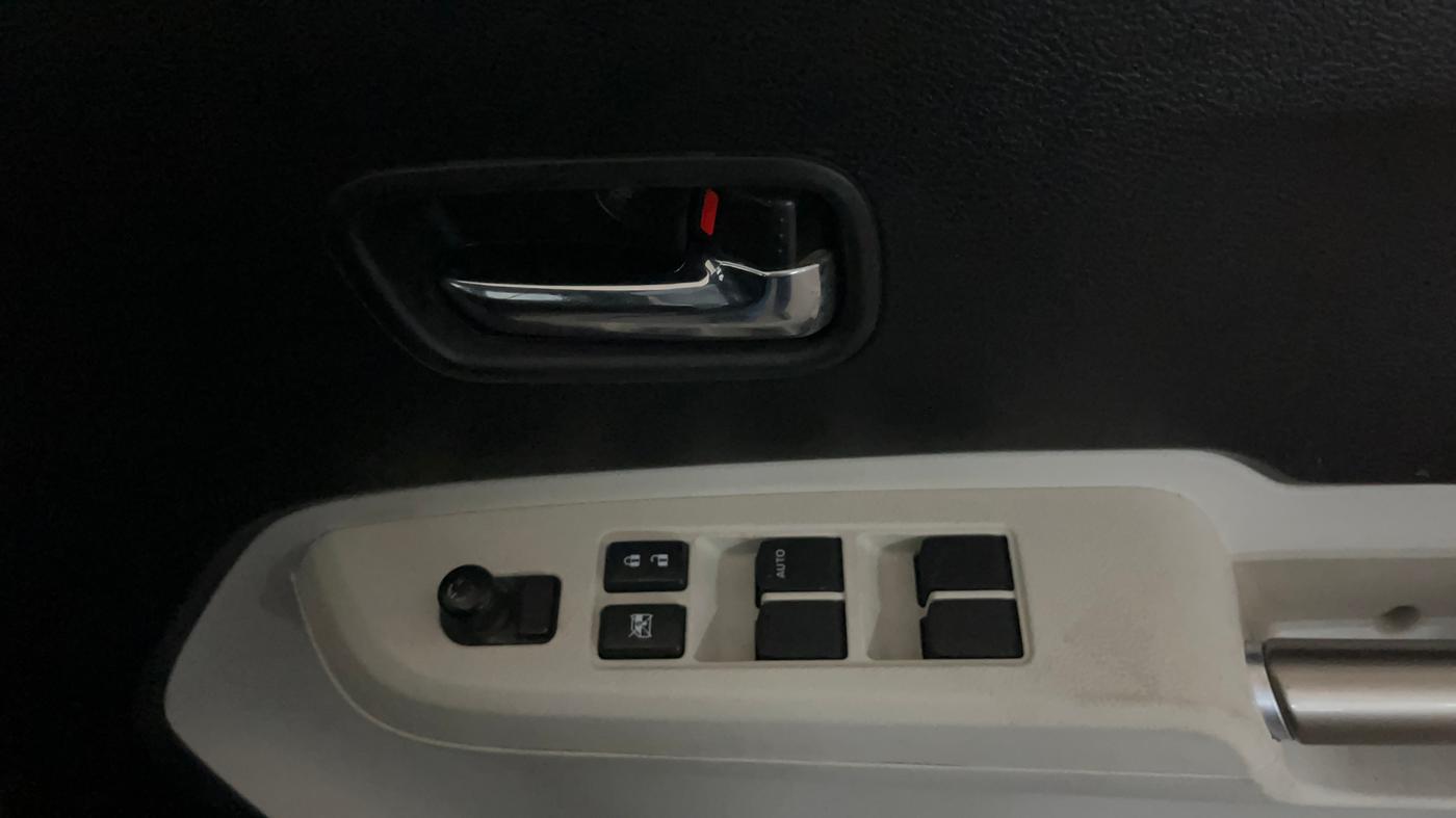 2018 Maruti IGNIS ZETA 1.2, Petrol, Manual, 90,054 km, Driver Side Door Panels Control