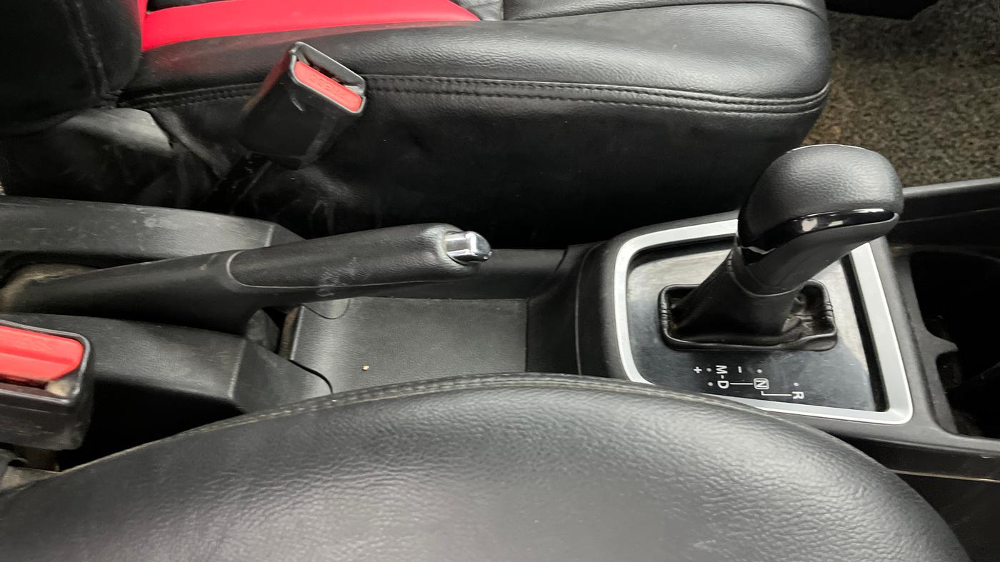 2018 Maruti Swift ZDI AMT, Diesel, Automatic, 1,48,713 km, Gear Lever