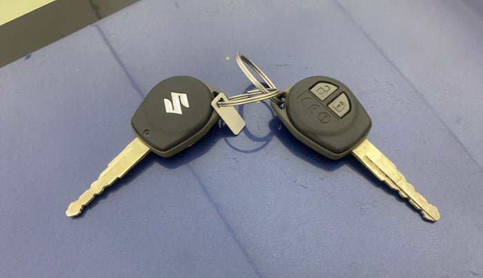 2020 Maruti Dzire VXI, Petrol, Manual, 71,052 km, Key Close Up